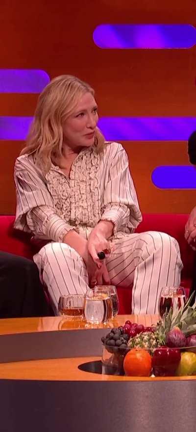 Cate Blanchette and Kate Winslet on how to use She Wee