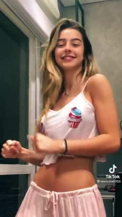 Dm if you wanna 💦 and talk about her 😩😩😩😩