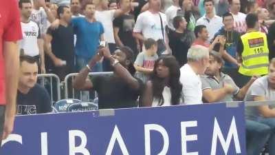 How to terrorize two Americans during an European basketball match