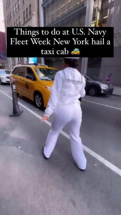 Laura Taylor (@navysailortaylor)