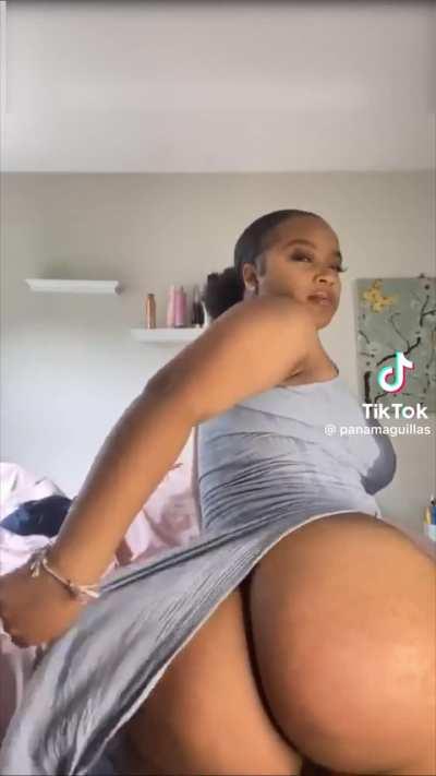 Big black ass🤤🍑