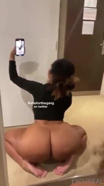 Big booty ebony😍