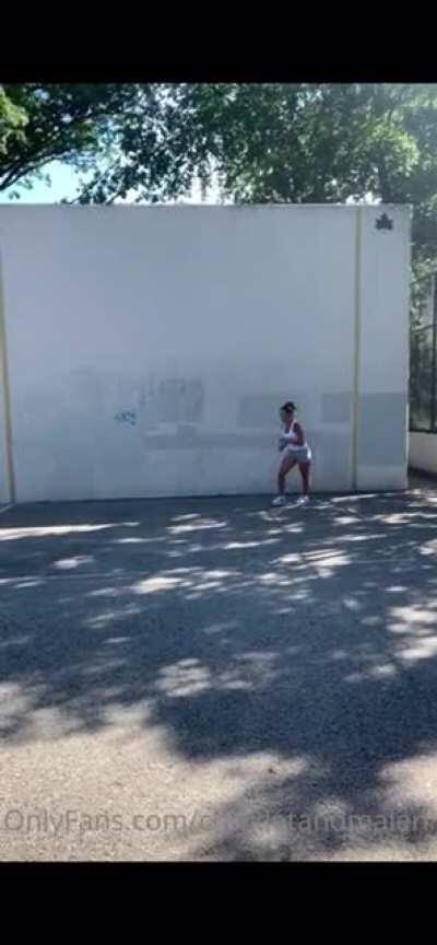 Maleni Cruz booty jiggle