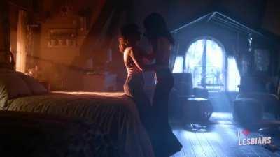 Kaylee Bryant & Courtney Bandeko (