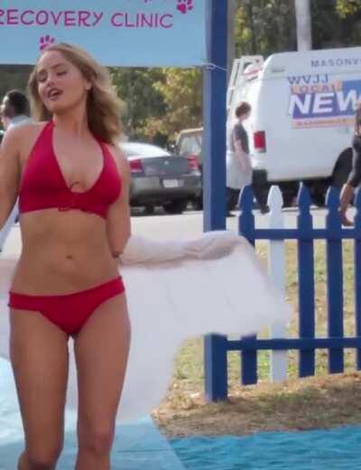 Debby Ryan's spectacular body is all types of fuckable