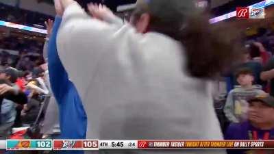 [Highlight] The crowd erupts as Josh Giddey finds Isaiah Joe for the transition three to extend the Thunder lead