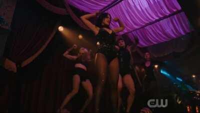 Camila Mendes, Vanessa Morgan & Madelaine Petsch