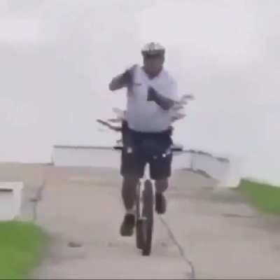 Footage emerges of Clydesdale Fred protecting his Local Legends