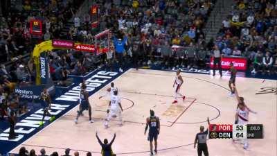 [Highlight] Jokic Buzzer Beating 3 at the Half