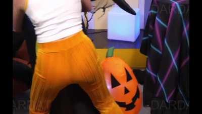 THAT IS A NICE GYM ROUTINE <3