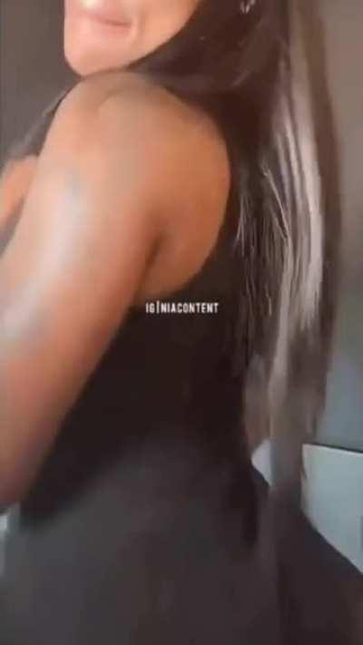 Jania Meshell @janiameshell