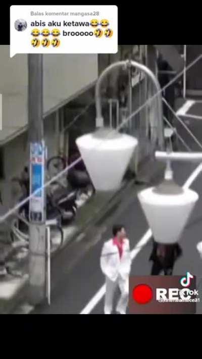 This HAS to be a yakuza side quest down the line