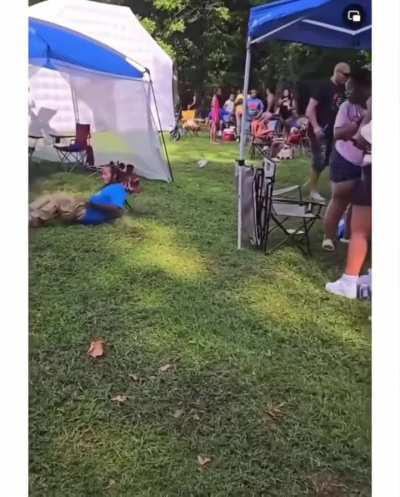 This is how I believe Joe wanted to be when Ice brought up the New Drake Songs during The Pod's Sleeper Segment, instead of just waiting until the Friday Taping‼️ LOL 😅 Violence Is NEVER The Answer Guys ✊🏽