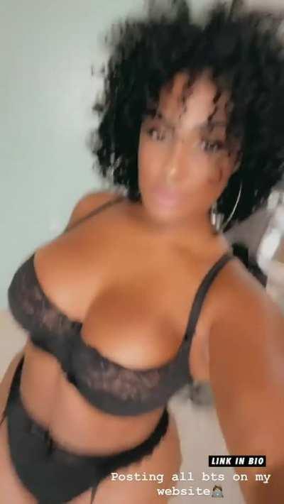 @realaimeeo Aimee Ovalles on lingerie