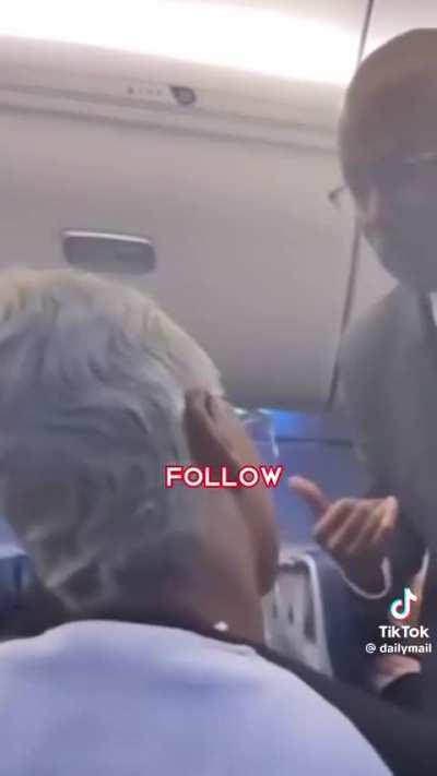 Flight attendant shuts down gospel singer who wanted to perform on a Delta flight