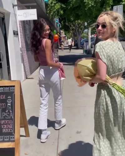 with Chloe Niccole on Insta 8/26/23 (vid)