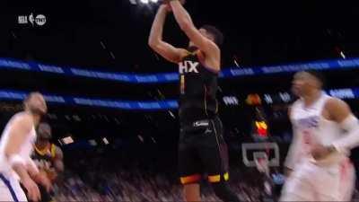 [Highlight] Devin Booker with the generational air ball on the close shot