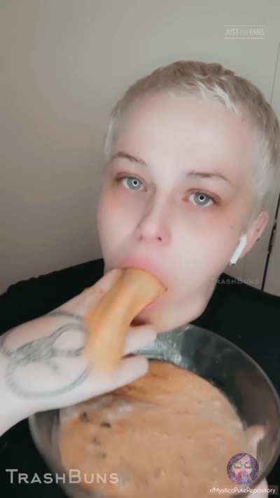 Solo Autovomit + Fingering Deepthroat Puke