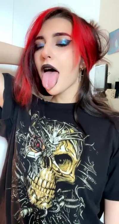 I really like my hairstyle😳