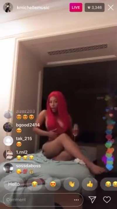 If she knew we had a fuck!n community dedicated to her the fake nip slips would get turnt up a notch😩