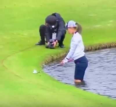 How many golfers does it take to change a lightbulb? Fore.