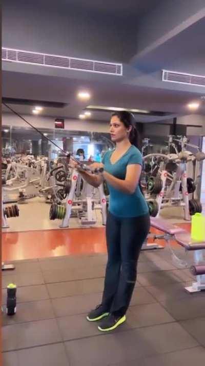 Avanthika Mohan 🥵