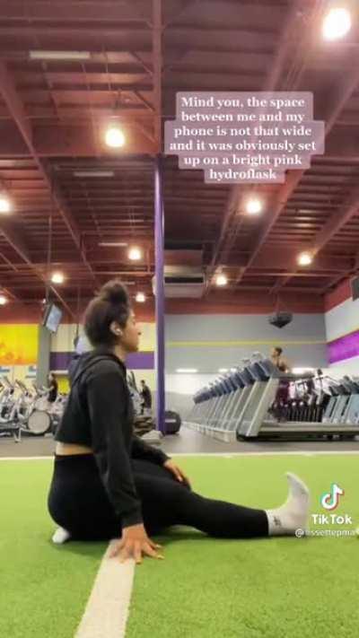 Chick gets offended cause someone dared to walk between her and her phone.