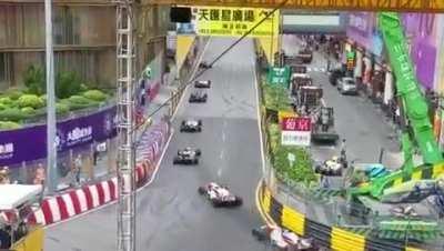 Sophia Floersch in the November 2018 Macau Formula 3 Grand Prix. High speed crash (article in comments)
