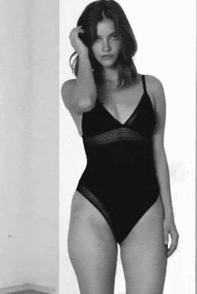 Seeing her walking your way