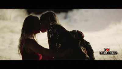 Stefanie Martini & Molly Windsor (Make Up) *NO MUSIC*