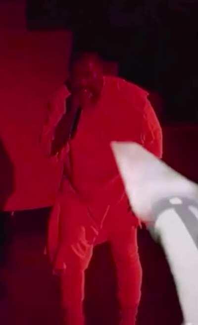 LOL KANYE GETS SHOT BY THE AIRPOD SHOTTY (not real)