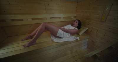 Female possession. (A sauna surprise: by parasited.)