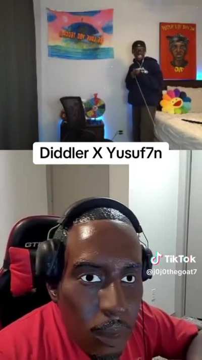 Streamer reunites with his twin and screams 