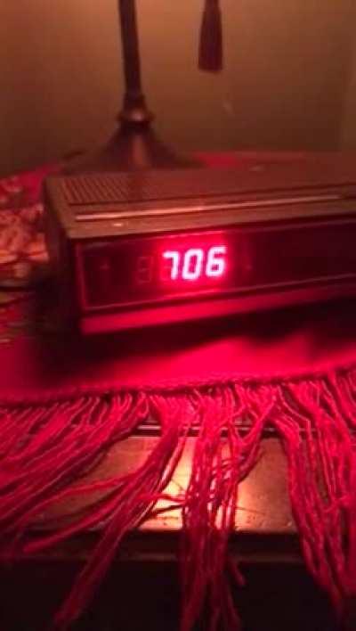 This glitched clock.