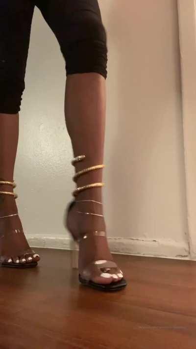 @themelanin_obsession heels tease