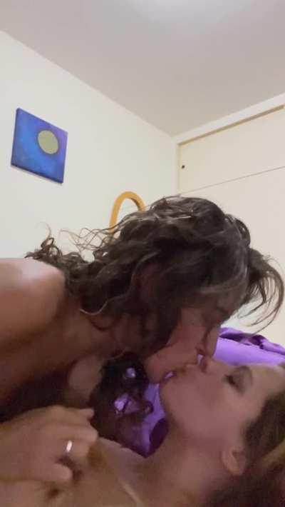 Messy and sleepy kisses with my friend