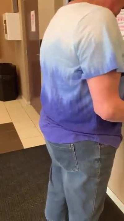 Racist Karen Can't Take the Consequences