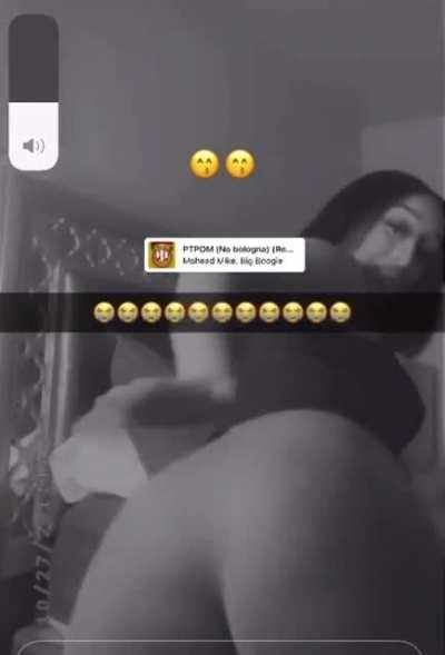 From her story its not to much but its sum🤷🏿‍♂️