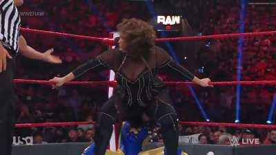 Nia jax stinkface nikki cross