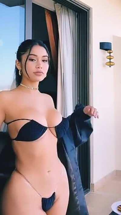 🤤 ... Only Thing Missing Was the Booty Flash