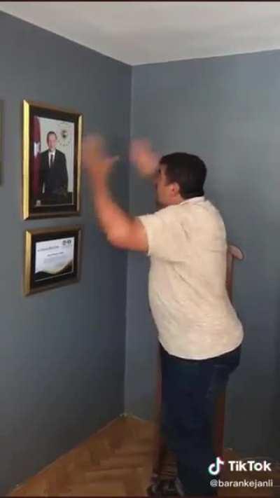 Average erdogan lover in turkey