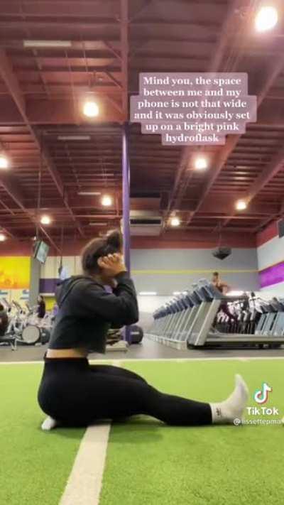 Chick gets offended cause someone dared to walk between her and her phone.