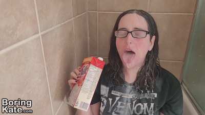 Howdy, hotties!!!!! Do you like girls with dicks?!!