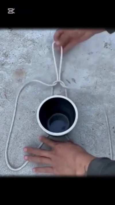 Utilize this knot for the efficient carriage of items