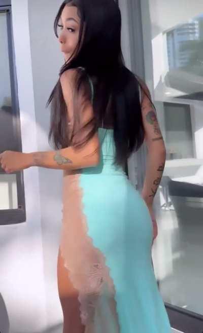 Twerking on IG story