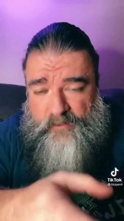 User Tizzyent exposes one of the guys who stormed the capital.