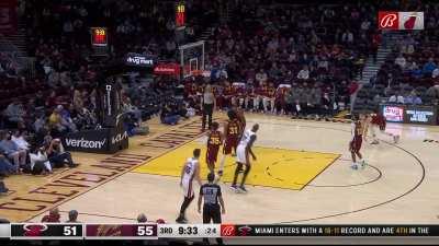 [Highlight] Lowry drops Luari