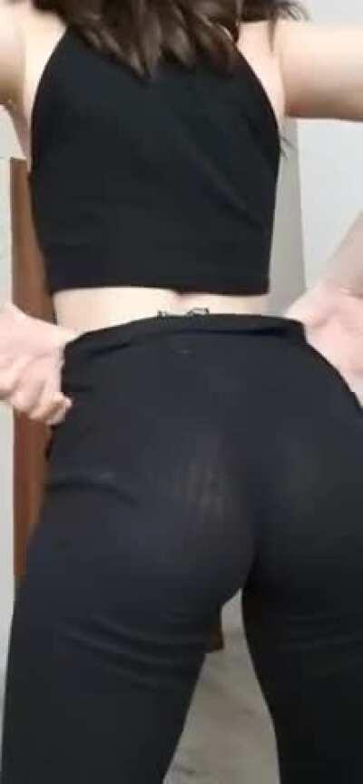 You upvote and i send you nudes ok? ♥️