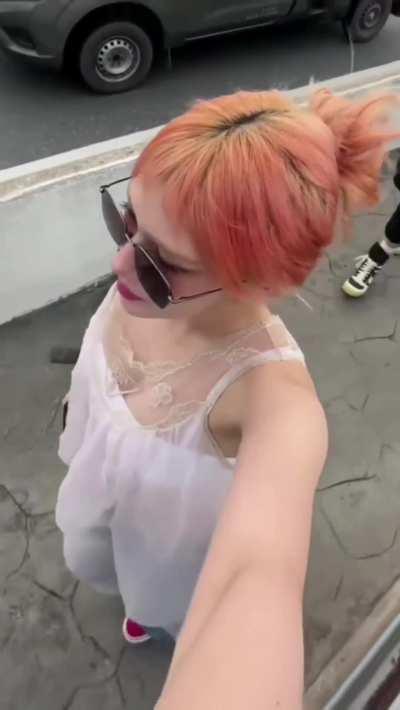 Somi’s cleavage 🤤