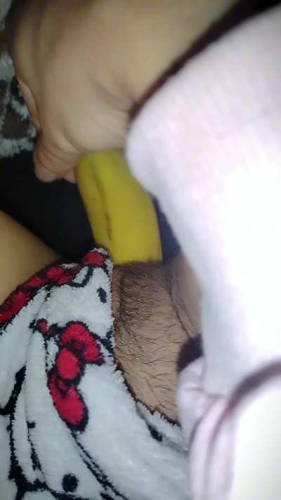 Mommy always enjoys having bananas around… 😛